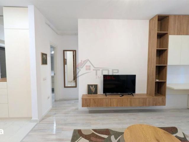 Etaj 1 Unirea Towers, prima inchiriere 1 camere decomandat, totul no