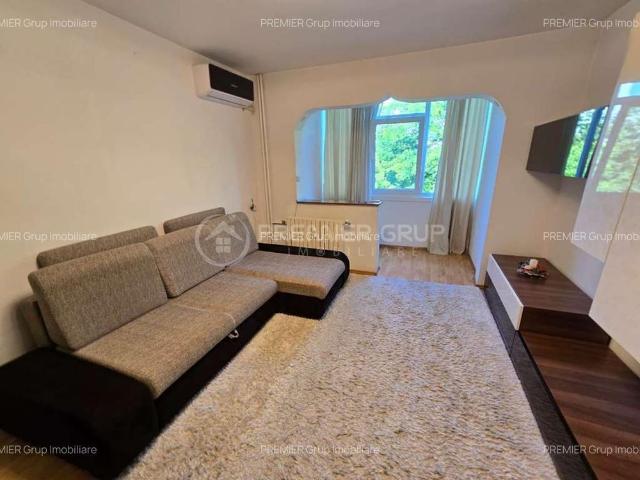 ETAJ 2! Apartament 56mp, Podu Ros, langa statia de tramvai, AC