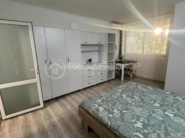 ETAJ 2! Garsoniera cu AC renovata 32mp, PODU ROS, mobilata, balcon