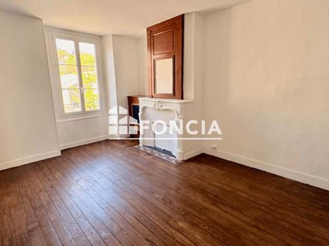 Étampes maison 75 m² Saint Gilles