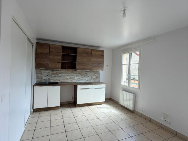 ÉTAMPES 91150 Studio de 28 m2 dans résidence sécurisée avec ascenseur