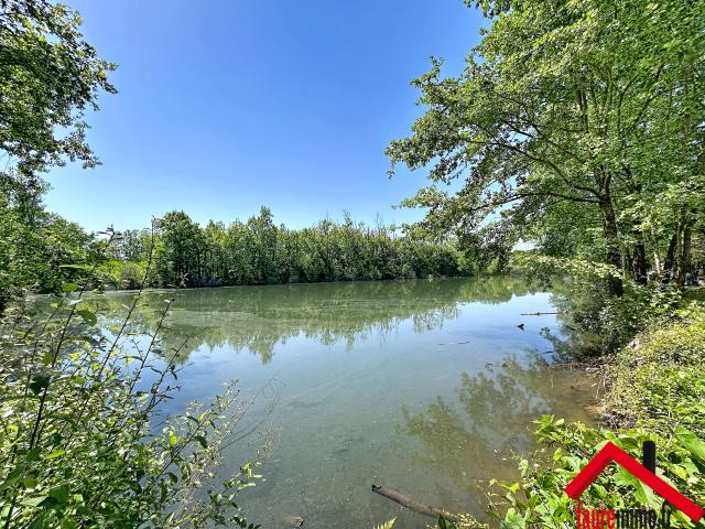 ETANG DE LOISIRS À LA RIVIÈRE DE MANSAC EN CORRÈZE
