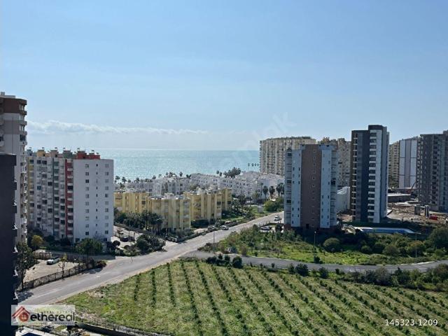 ETHEREAL'DEN ÇEŞMELİ'DE HAVUZLU DENİZ MANZARALI EŞYALI 1+1 DAİRE