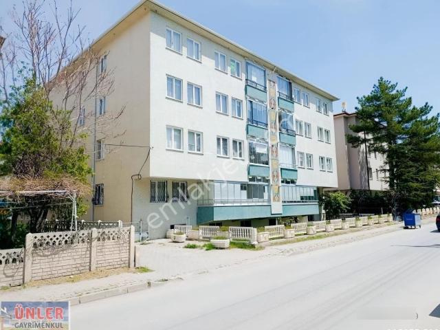 Eti Mahallesi Çiniliköşk Apt Satılık Geniş Komforlu Daire