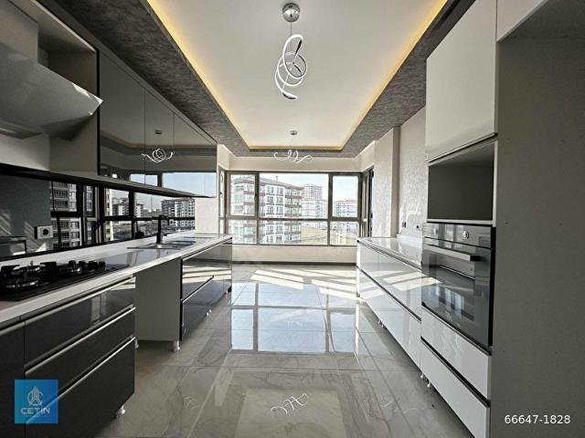 ÇETİN EMLAK'BULVAR YANI KAPALI OTO.YERDEN ISITMA 3.KAT 4+1 DAİRE