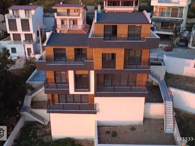 ÇETİN ESER'DEN MÜKEMMEL DOĞA VE DENİZ MANZARALI 5+1 VİLLA