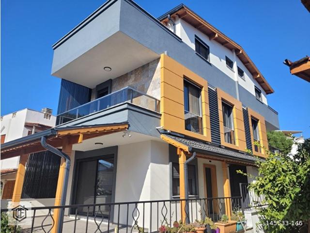 ÇETİN ESER'DEN ÇUKURALTINDA TRİPLEX VİLLA