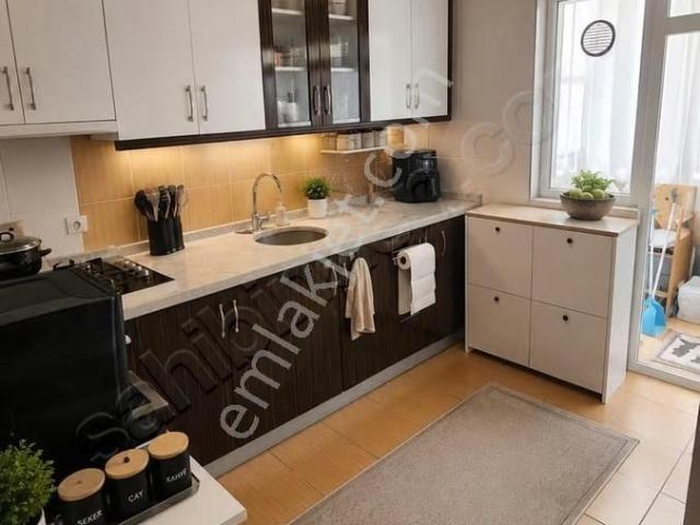 Etiler Mahallesi Cadde Üzerinde, Ferah Yapılı Kiralık 3+1 Daire