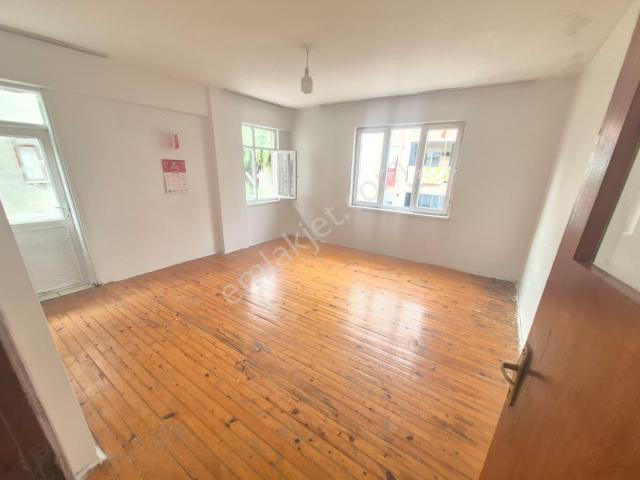 Etiler Mahallesinde 2. Katta Kiralık 2+1 Daire