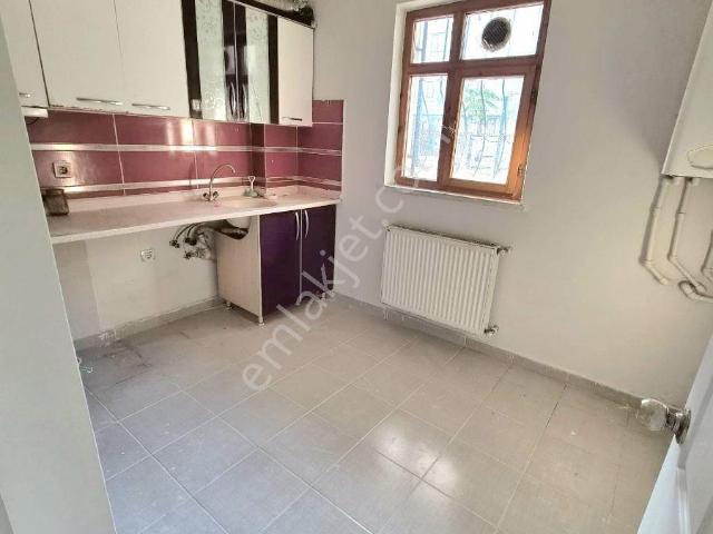 Etimesgutta 3+1 90 M² Bahçe Katı Fırsat Daire