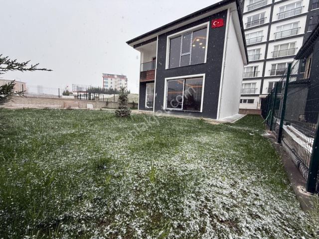 Etimesgut Ayyıldız Mah 2katlı Bahcelı Ultra Luks Yapılı 4+1villa