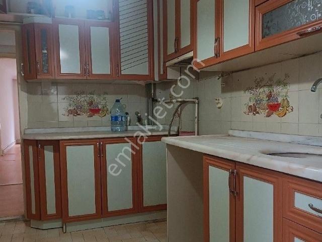 Etimesgut İstasyon Caddesine Yakın Ara Katta Kiralık 3+1