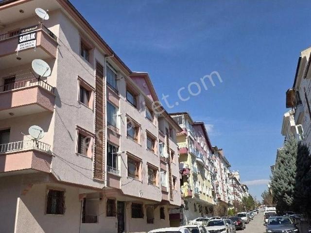 Etimesgut İstasyonda 145m2 Net/4+1 Öncephe Masrafsız Satılık Geniş Kilerli Daire
