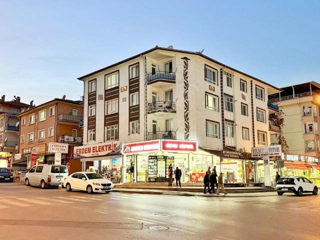 Etimesgut Merkez'de 3+1 Köşe Başı Ara Kat Ön Cephe Daire