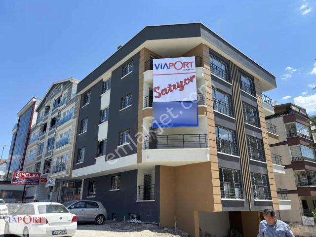 Etimesgut Süvari'de Kapalı Otoparklı 2+1 Asansörlü Park Cepheli