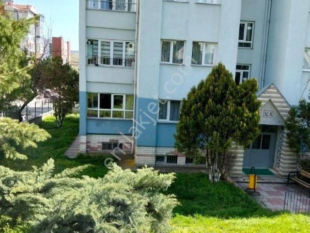 Etimesgut Topçu Mahallesi’nde Satılık 3+1 Daire