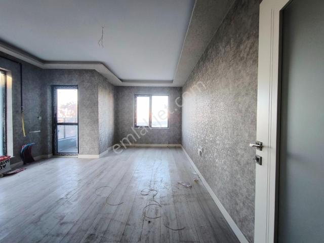 Etimesgut Topçu Mh 2+1 Balkonlu önü Açık Asansörlü Sıfır Daire