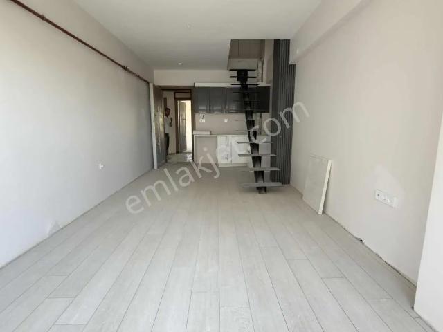 Çetin Emlak'tan Alışılmışların Dışında 1+1 Dubleks Satılık Daire
