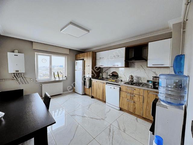 Çetinkaya Sitesinde Satılık 3+1 Daire Geniş Bakımlı