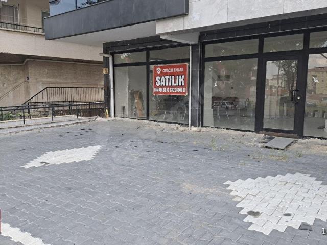 ETLİK CADDESİ ÜZERİNDE 110m2 HER İŞE UYGUN SIFIR KİRALIKDÜKKAN