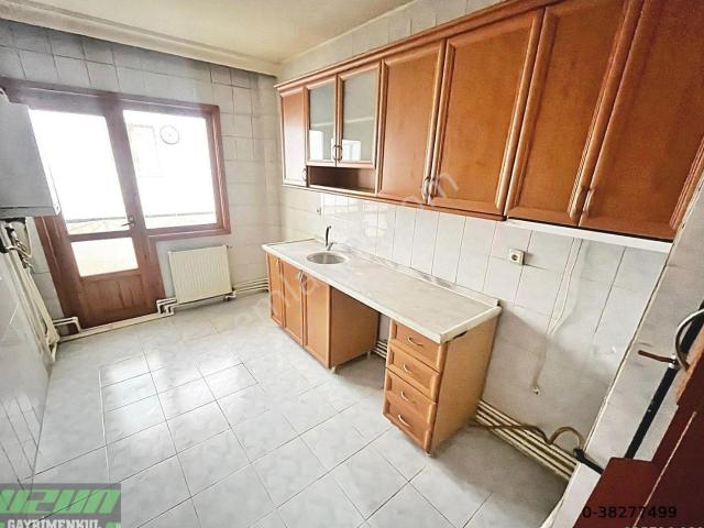 Etlik'te Orta Kat 3+1 Genç Binada Bağımsız Salon Acil Satılık.!