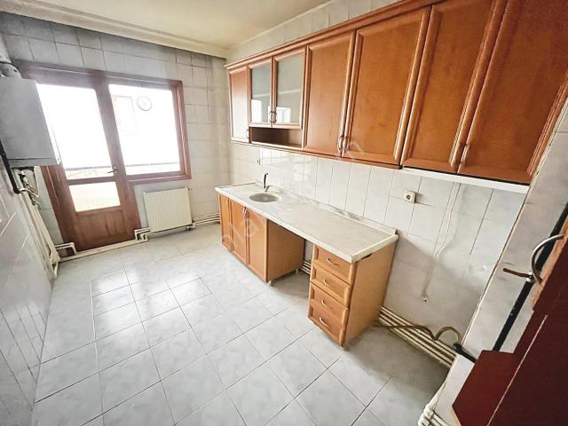 Etlik'te Orta Kat 3+1 Genç Binada Bağımsız Salon Acil Satılık.!