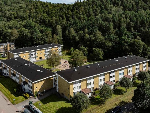 Ett rum i Jonsered 74 m² 7 887 kr