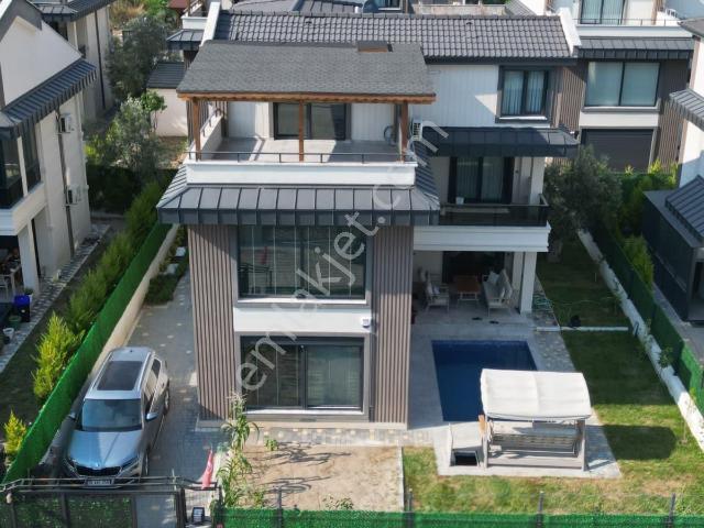 Eu Gayrimenkul'den Güre'de 4+1 Havuzlu Müstakil Villa