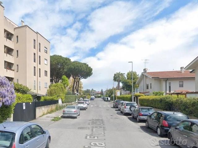 Eur bilocale finemente arredato