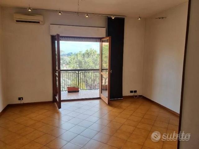EUR TORRINO TRILOCALE NON ARREDATO Con BALCONE