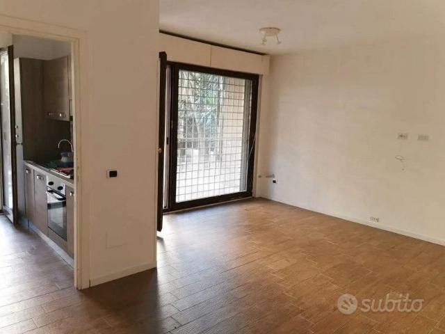 Eur torrino bilocale con giardino privato