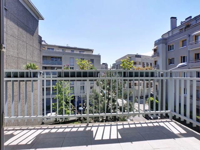 Europole / Palais de Justice: spacieux T3 de 107m2 poss T4 avec balcons et garage