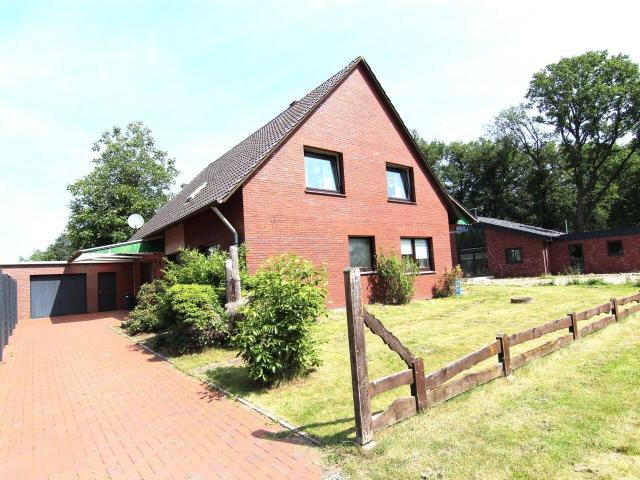 Europa Makler* Renovierungsbedürftiges 1 2 Familienhaus mit Garage, gelegen in Nordhorn /Oorde