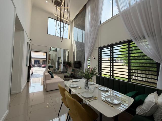 European Township LA CASA LUNAS VILLA 15 Storey Zero Lot Bungalow