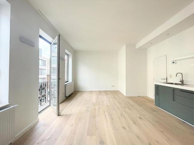 European Quarter 2 bedroom apartment + balcony