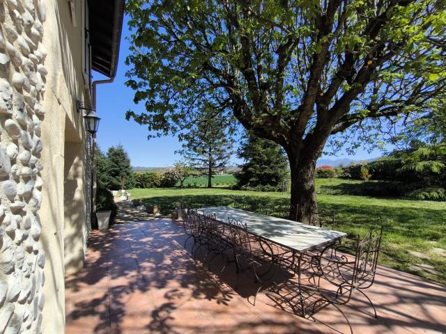 Eurre Ferme De 231.35 M2. Parc De 7 626 M2. Piscine. Puits. 231m² Eurre