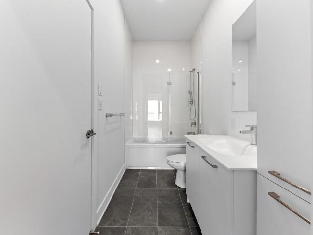 Evolution 2 Bedroom Apartment for Rent at 1355 Boul Le Corbusier, Laval, QC H7N 0G4 Laval Des Rapides