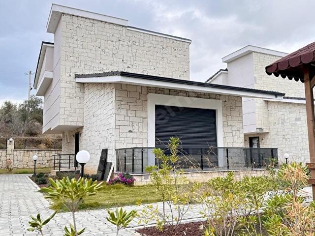 EVONA GAYRİMENKULDEN GENİŞ SATILIK FIRSAT 3+1 VİLLA