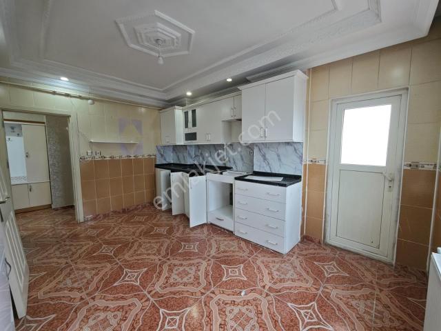 Evbul'dan Dünya Hastanesi Yakınında Kiralık 2+1 110 M2 Net Daire
