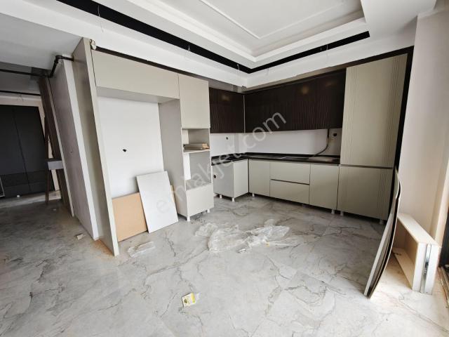 Evbuldan Eripek Golda Satılık 2.5+1 Ara Kat Daire