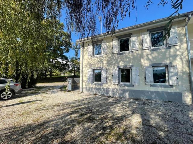 Evette Salbert, vous serez séduit par cet appartement triplex, avec terrasse
