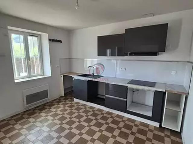 Evenos 83330 Location appartement 4 pièces t4