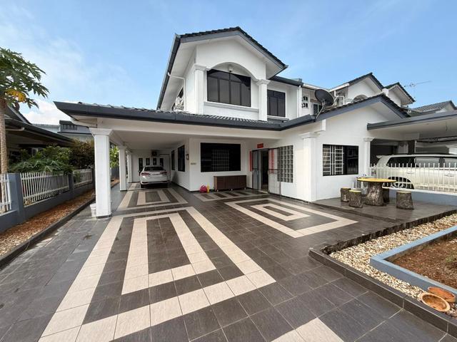 Everbright estate Kuching corner house for rent