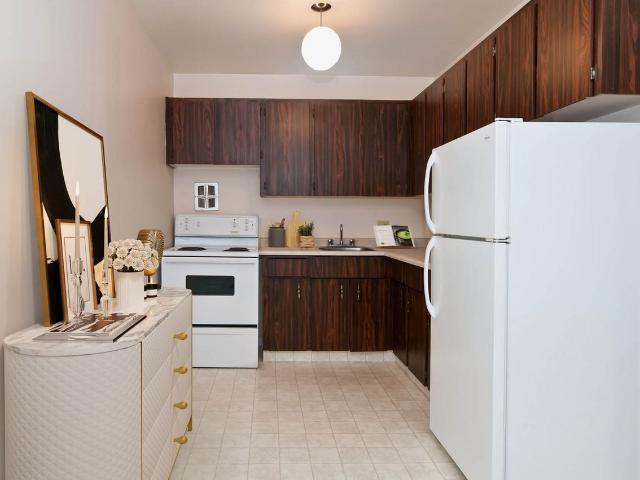 Evergreen Estates 3 Bedroom Apartment for Rent at 191 Rink Ave, Regina, SK S4R 7V3 Walsh Acres Lakeridge