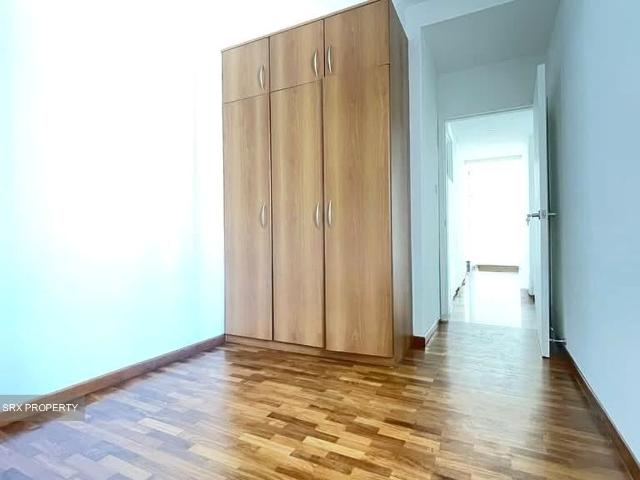 Evergreen Park D19, Apartment