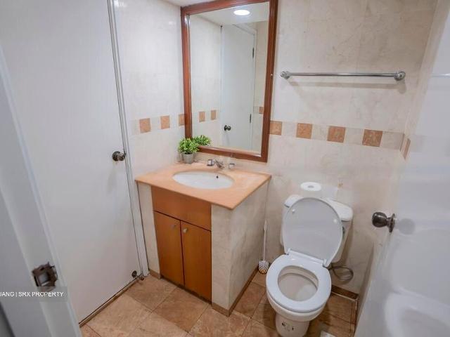 Evergreen Park D19, Apartment