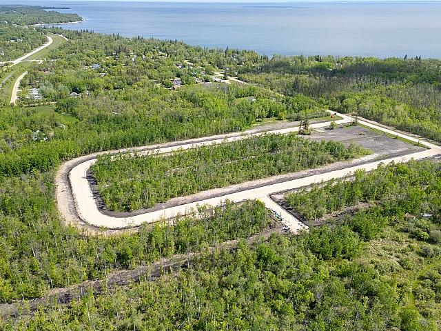 Everwood Place, Lake Winnipeg
