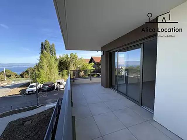 Evian les Bains 74500 Location appartement 3 pièces t3 terrasse parking