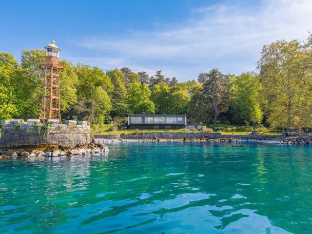 Evian Sotheby's International Realty vous propose: Exceptio. 570m² Evian les Bains