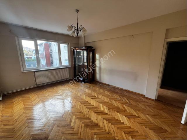 Çevik Kuvvete Ve Gazi Caddesine Yakın 3+1 Kiralık Daire